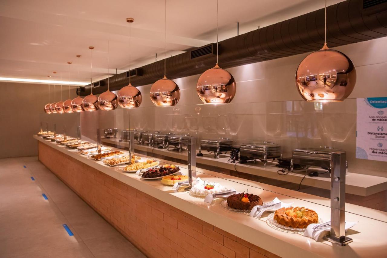 La Torre Resort All Inclusive Porto Seguro Ngoại thất bức ảnh The buffet at the lounge