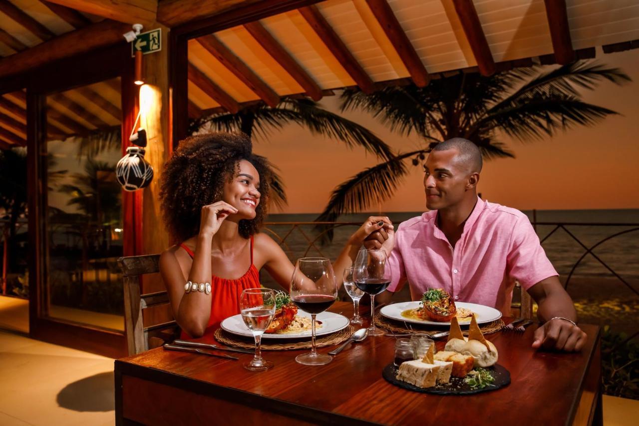 La Torre Resort All Inclusive Porto Seguro Ngoại thất bức ảnh A couple dining at a restaurant