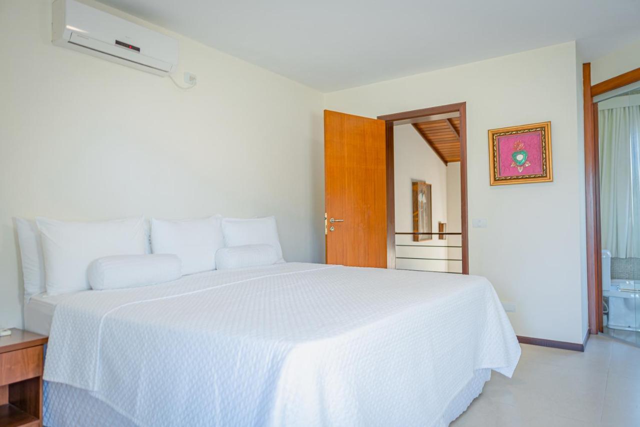 La Torre Resort All Inclusive Porto Seguro Ngoại thất bức ảnh A bedroom with a split-type air conditioner