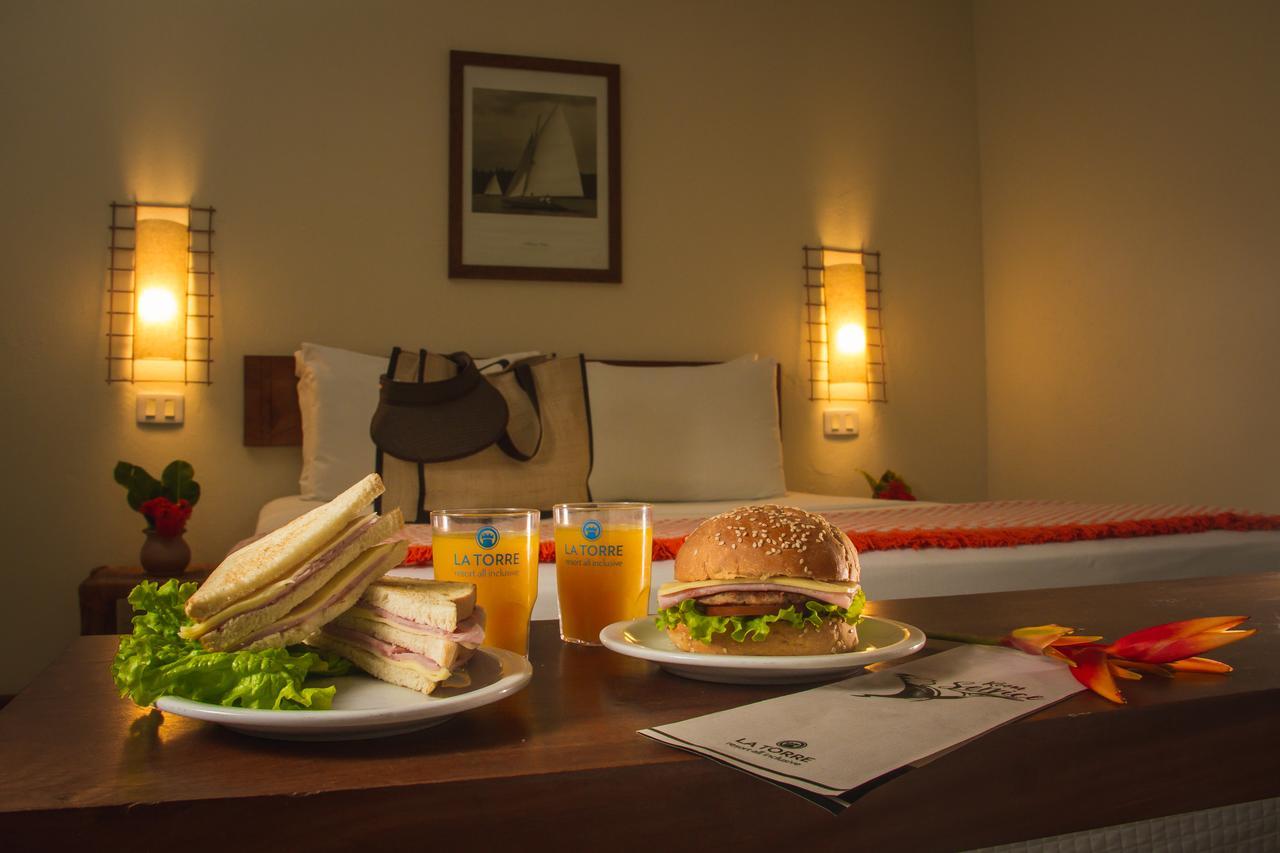 La Torre Resort All Inclusive Porto Seguro Ngoại thất bức ảnh Room service